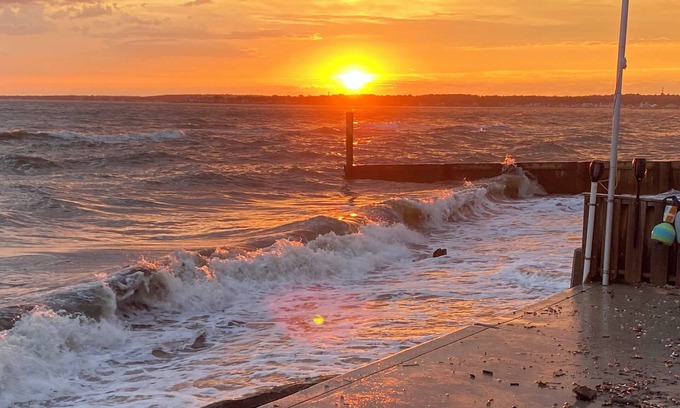 Old Saybrook House | Waterfront oasis 4 bdr house in Old Saybrook direct waterfront amazing sunsets