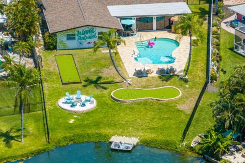 Seminole House | Waterfront Oasis Htd Pool PuttPutt Bocce Ball