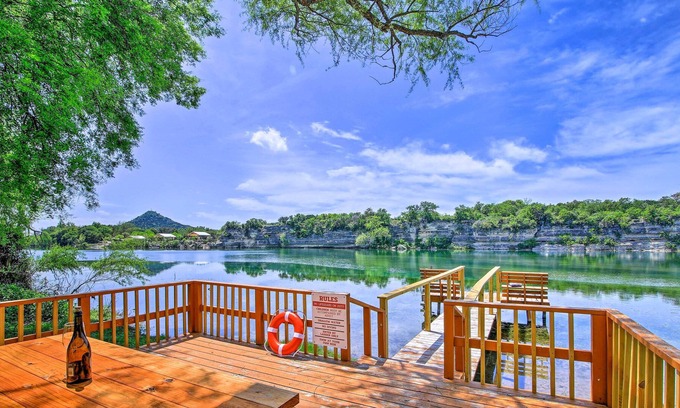 Camp Wood House | Waterfront Oasis w/ Dock + Kayaks on Lake Nueces!