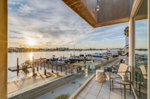 Balboa Island House | Waterfront Oasis w Pier Parking & Beach on Island