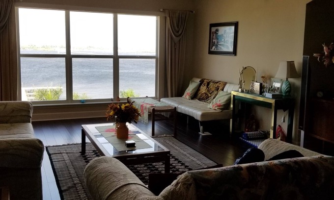 Bradenton Condo | Waterfront Paradise condo