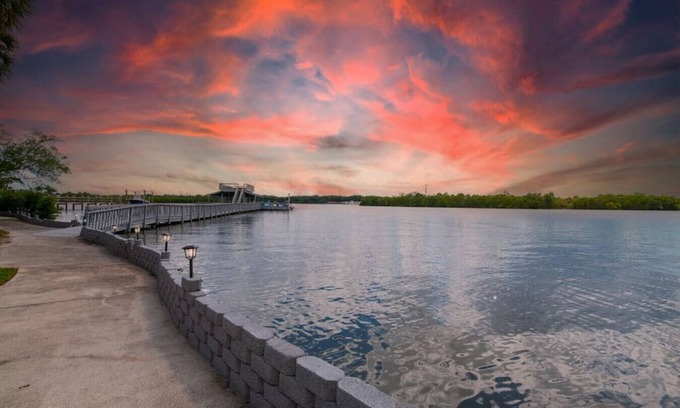 Riverview House | Waterfront Paradise on Tampa Bay w/Pool