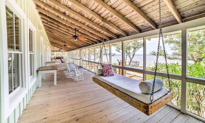 Perdido Beach House | Waterfront Perdido Beach House w/Canoes & Kayaks!