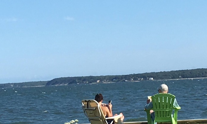 Jamesport House | WATERFRONT, PRIVATE SANDY BEACH ON PECONIC BAY