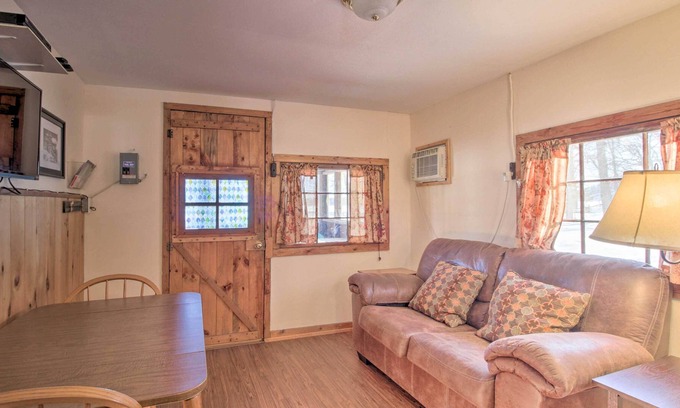Menahga Cabin | Waterfront Resort Cabin on Twin Lakes!