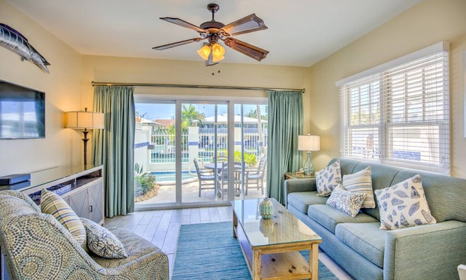 Marathon House | Waterfront Retreat