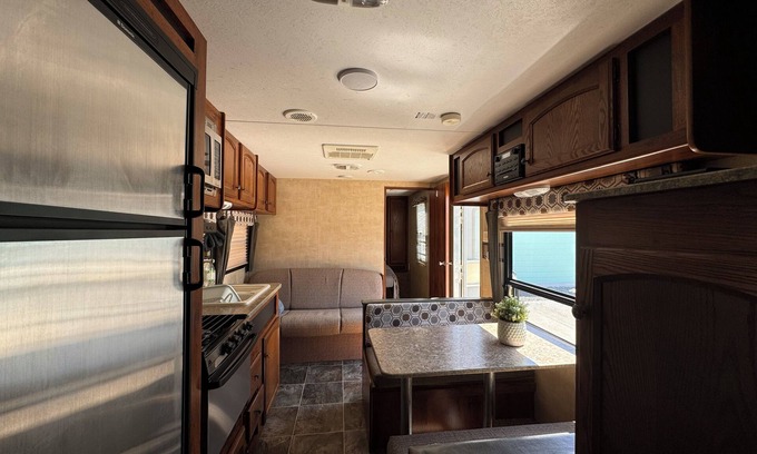 Blind Bay Resort | Waterfront RV Accommodation in Blind Bay Resort on Shuswap Lake Beach