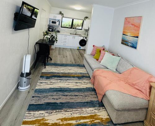 Mangere Bridge Apartment | Waterfront studio unit near Auckland Airport
