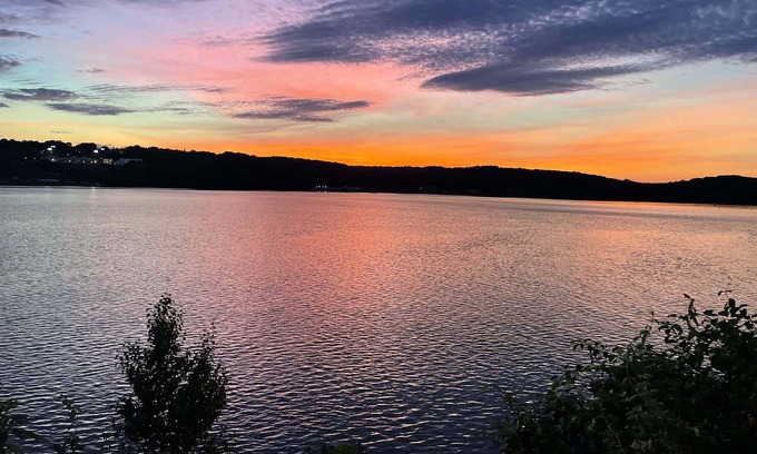Conning Towers Nautilus Park Apartment | "Waterfront Sunsets” Guest House