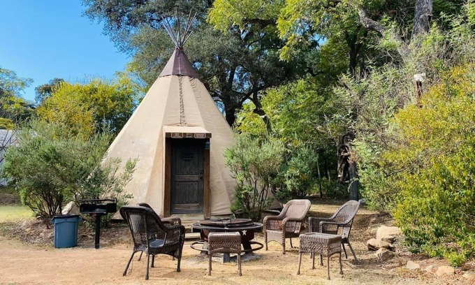 Seguin Apartment | Waterfront Teepee 3 Jumping Fish