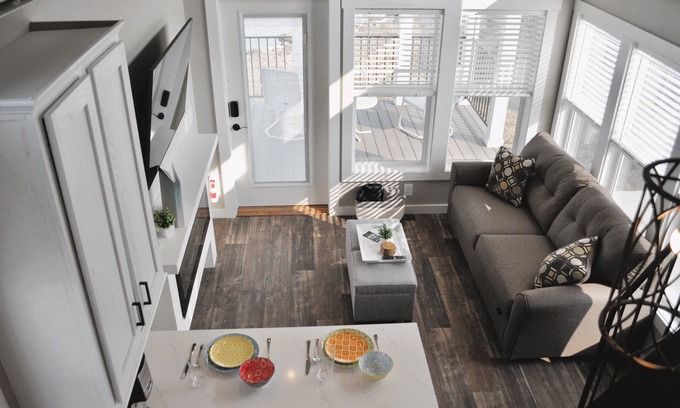 Sandusky Cottage | Waterfront Tiny House #5 Bayfront Resort Sandusky