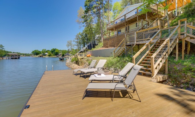 Talladega Cottage | Waterfront Vacation Home on Logan Martin Lake!