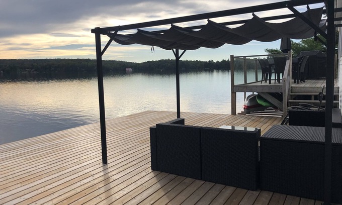 Austin Ski Chalet | Waterfront with amazing terrasse on Orford lake with inground salt spa and sauna