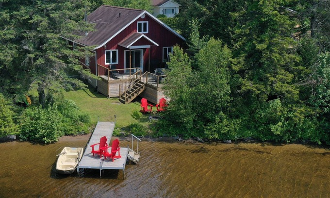 Eastman Ski Chalet | Waterfront with amazing sunset , inground salt spa and sauna