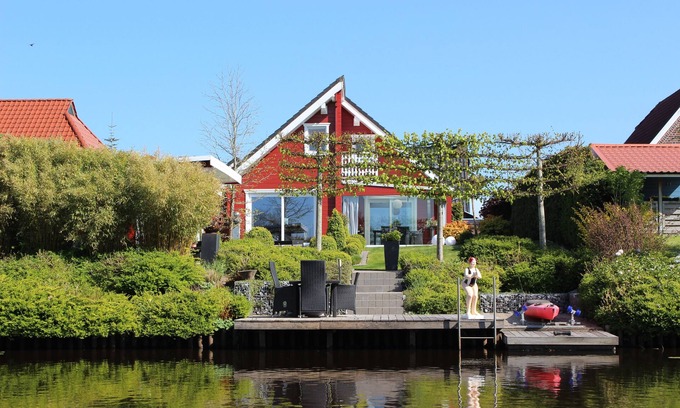 Timmel Apartment | Waterloft Timmel - a vacation apartment in an idyllic waterside location with balcony