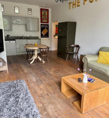 Shoscombe Apartment | Waterloo Apartment Two