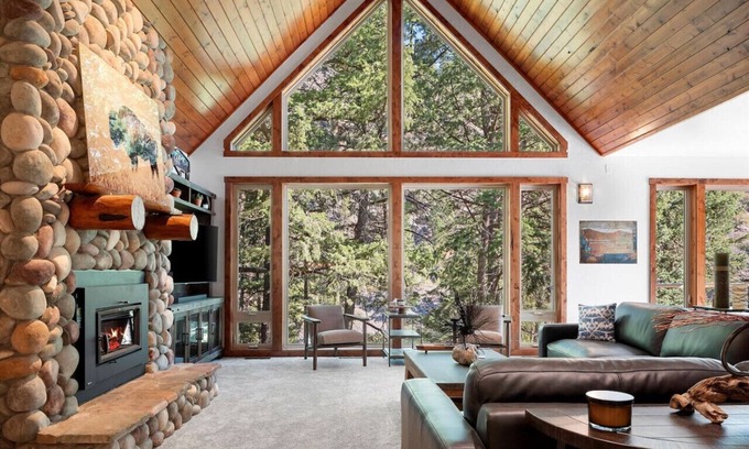 Missoula Apartment | * * *Waters Edge Lodge* * *