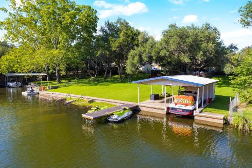 Kingsland House | Waterside Dream - Waterfront Home on Lake LBJ