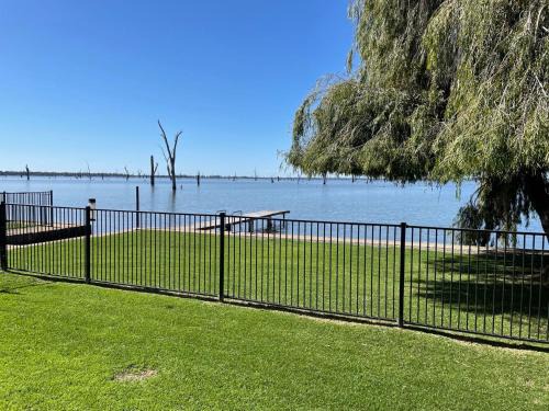Mulwala House | Waterside Mulwala
