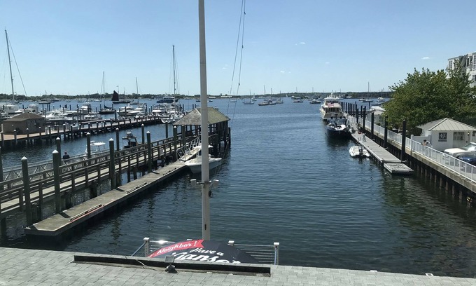 Yachting Village Condo | Waterview Condo 1 Bdrm NEWPORT