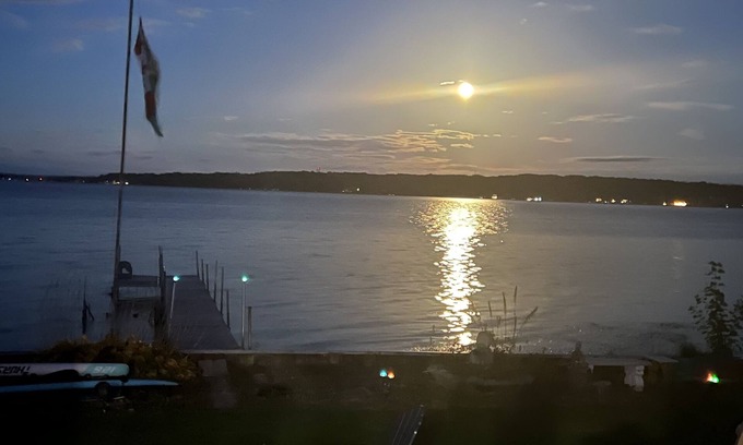 Victoria Harbour House | Waterview Trailer on Georgian Bay w/kayaks and paddleboard and sandy beach