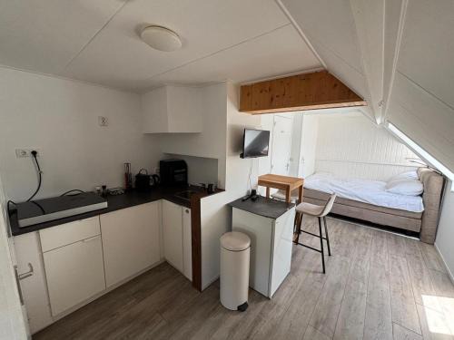 Uitwellingerga Apartment | Waterzicht 3