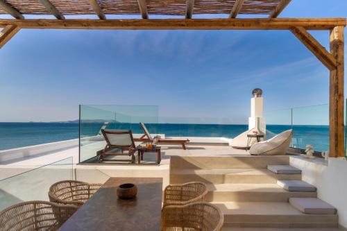 Kokkini Chani House | Wave, an Idyllic Seafront Suite