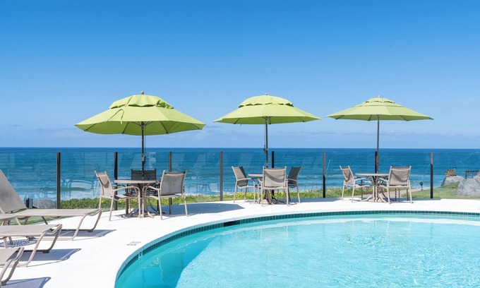 Del Mar Condo | Wave Crest Resort