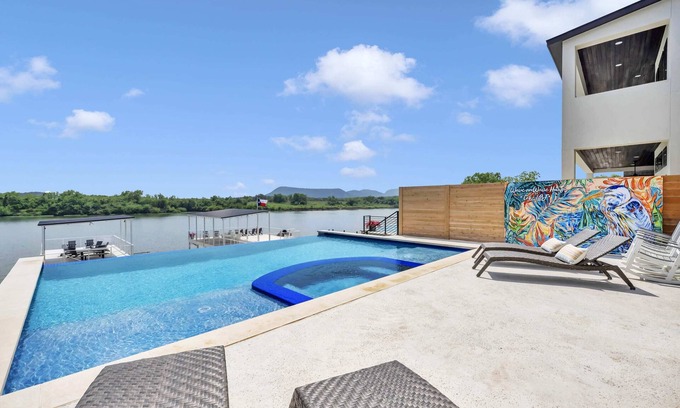 Kingsland House | Wave on Wave Haus and Concierge Services