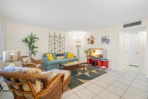 St. Pete Beach Apartment | Waves 18