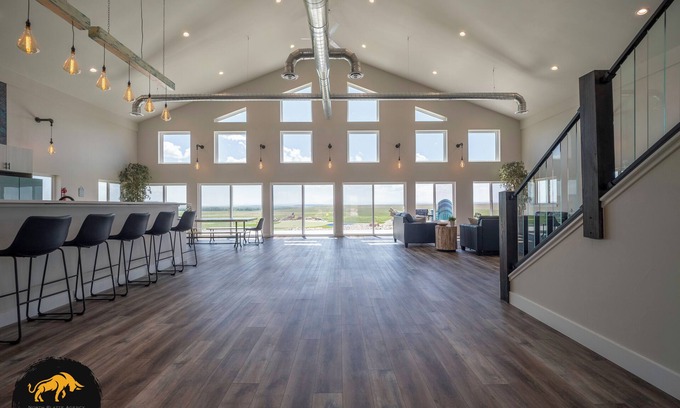 Glendo House | Waves of Wyoming 116 Acre Retreat. Themed Rooms. Putting Green. Glendo Reservoir