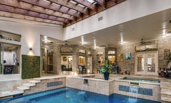 Waxahachie House | Waxahachie Paradise