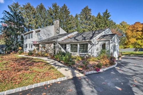 Wayne House | Wayne Home with Spacious Yard about 20 Mi to Philly!