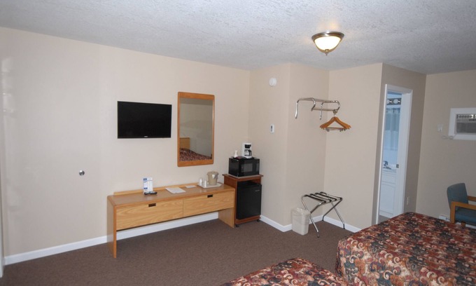 St Ignace Hotel | Wayside Motel