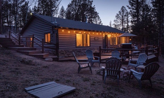 Divide Cabin | Wayward Lodge-2 brm,1bth HOT TUB, modern cabin w/trees,dark skies,bright stars!