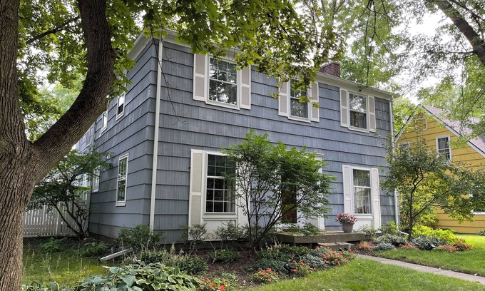 Ypsilanti House | We call it Urban Paradise- spacious home in Ypsilanti with lots of outdoor fun.