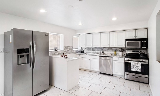 The Gate House | We're six minutes from the Ballpark! Downtown STL Home