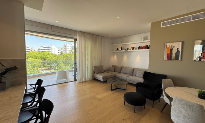 Acropolis Apartment | WealthyStays Parkside Residence