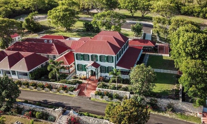 Dickenson Bay Hotel | Weatherills Hotel