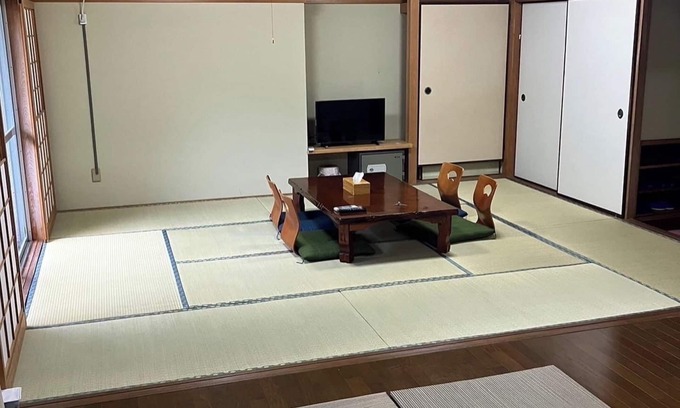 Shiso RV Rental | Weekdays Hotel room guest house room only/Shiso City Hyōgo