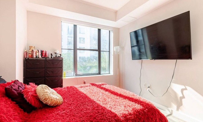 Flagler Village Apartment | Weekend Luxury 2BR w/Rooftop Pool, Jacuzzi, Game Lounge, Gym + Coffee Bar