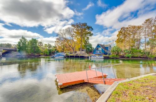 Weeki Wachee Gardens House | Weeki Wachee River Home on Main River by Park!