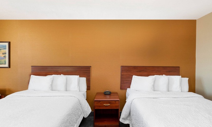 Gillette Hotel | WEEKLY/MONTHLY/DAILY/Free Breakfast/Clean Rooms
