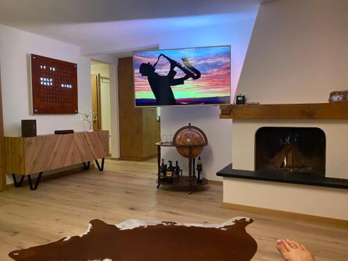 Klosters-Serneus Apartment | WEF Davos - Klosters Comfort Retreat with Fireplace, Pool & Sauna