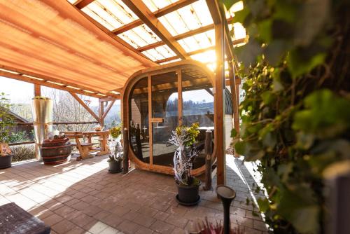 Welten Apartment | Weingarten & Appartement Auszeit with private Spa