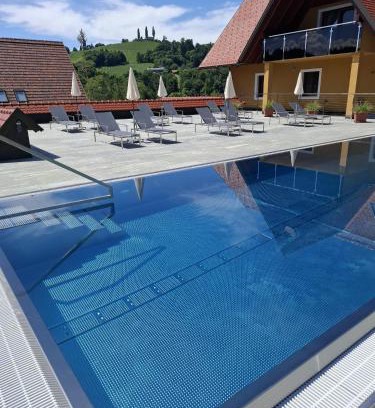 Ratsch House | Weingut-Gästezimmer UHL