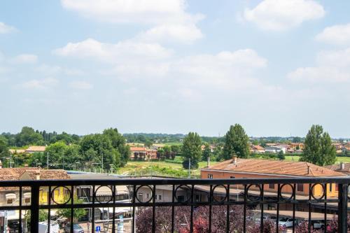 Montegrotto Terme Apartment | Welc-ōM Montegrotto Terrace View