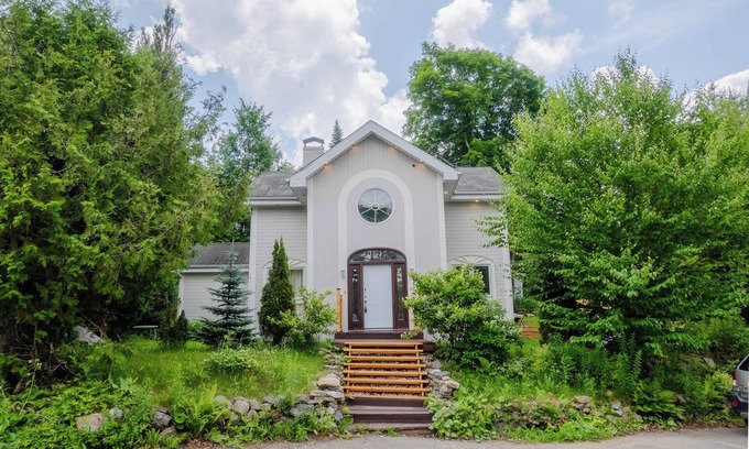 St-Adolphe-d'Howard House | Welcome to our charming cottage in Saint-Adolphe-d'Howard!