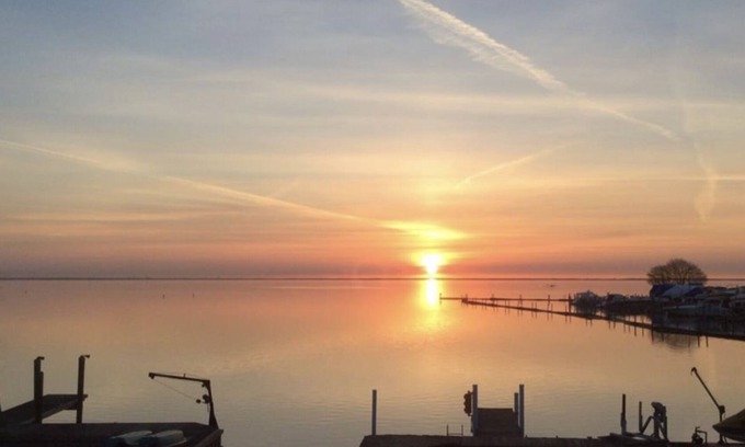 Harrison House | Welcome Lake Lovers, Beautiful Waterfront Home!