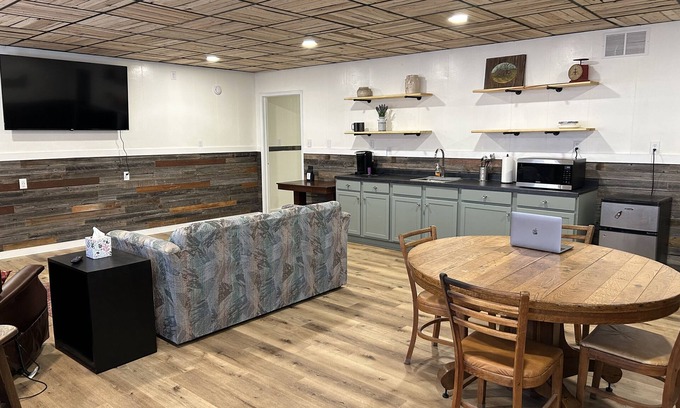 Caldwell Apartment | Welcome to a clean and comfortable apartment in historic Downtown Caldwell, Ks